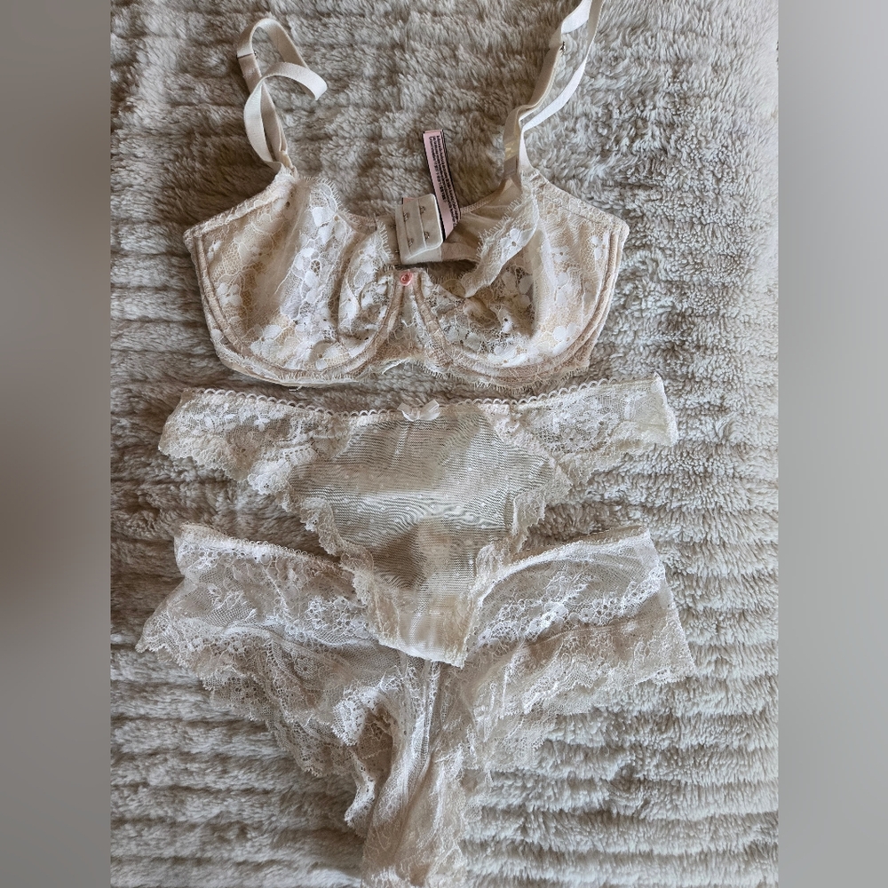 Elegant Lace Bra and Panty Set - Cream